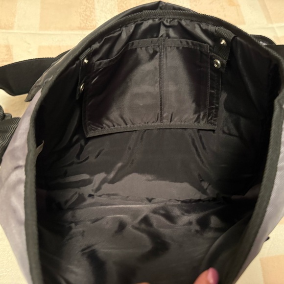 NBA Messenger Bag - Picture 2 of 3